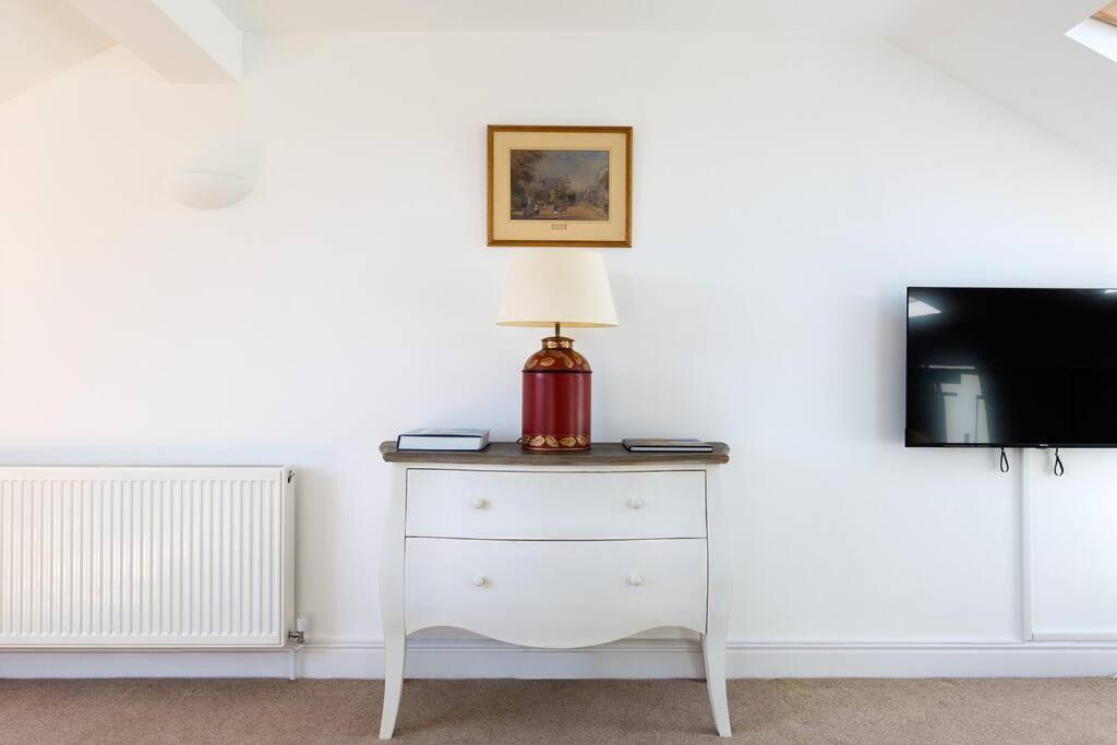 Spacious 3 Bedroom Flat With Terrace London Eksteriør bilde