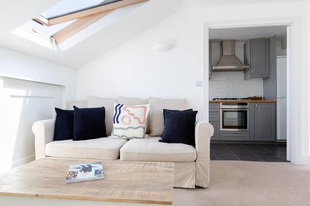 Spacious 3 Bedroom Flat With Terrace London Eksteriør bilde