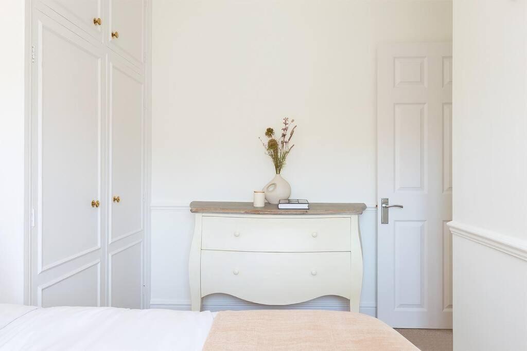 Spacious 3 Bedroom Flat With Terrace London Eksteriør bilde