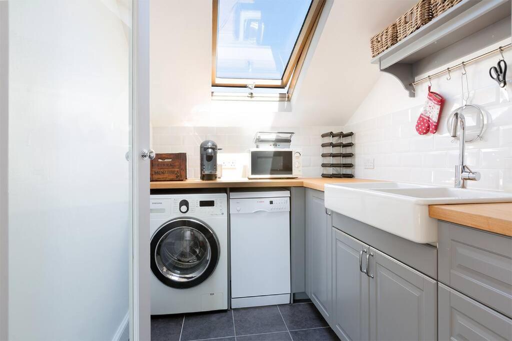 Spacious 3 Bedroom Flat With Terrace London Eksteriør bilde