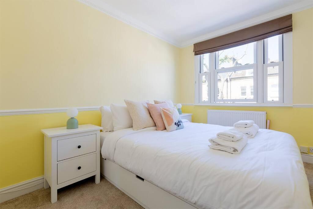 Spacious 3 Bedroom Flat With Terrace London Eksteriør bilde