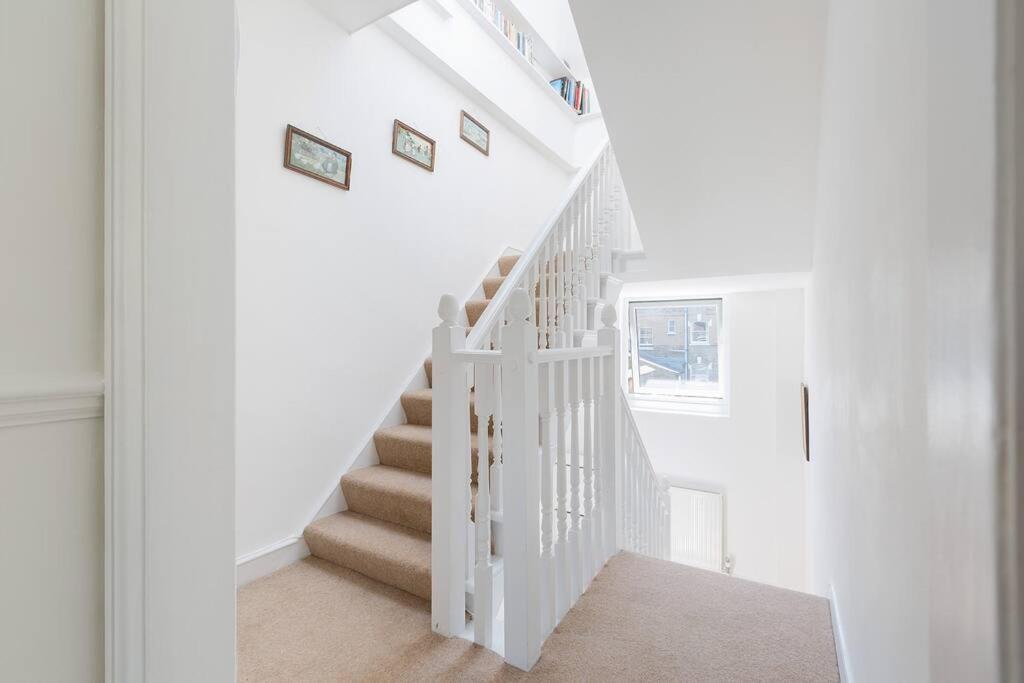 Spacious 3 Bedroom Flat With Terrace London Eksteriør bilde